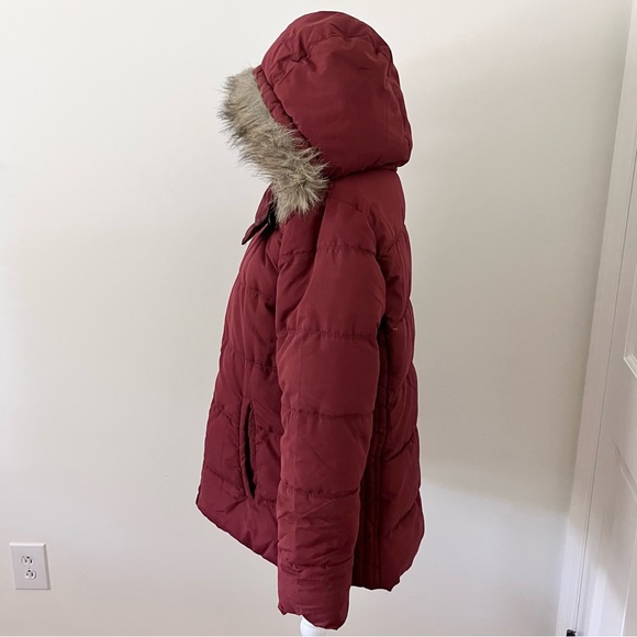 Old Navy Faux Fur Trim Puffer Coat - Picture 6 of 13